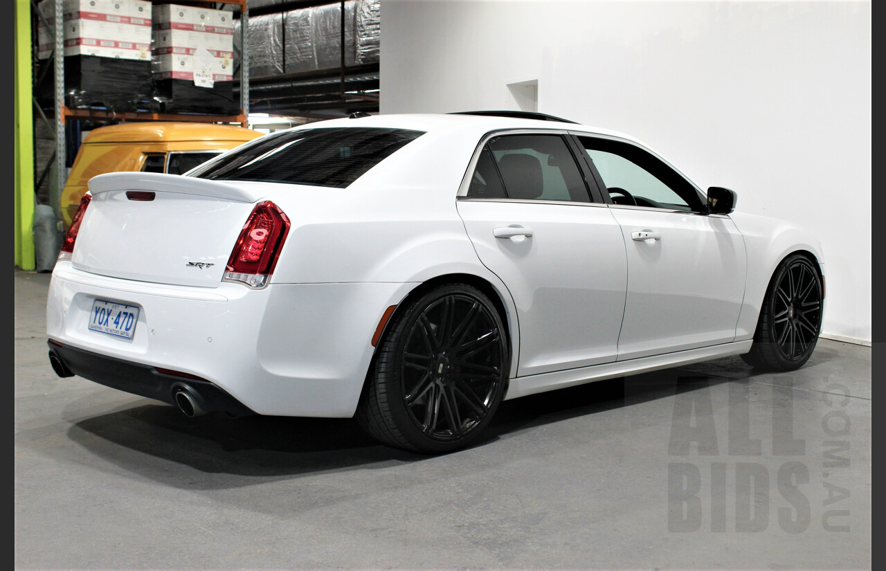 10/2015 Chrysler 300 SRT8 MY15 4d Sedan White 6.4L V8