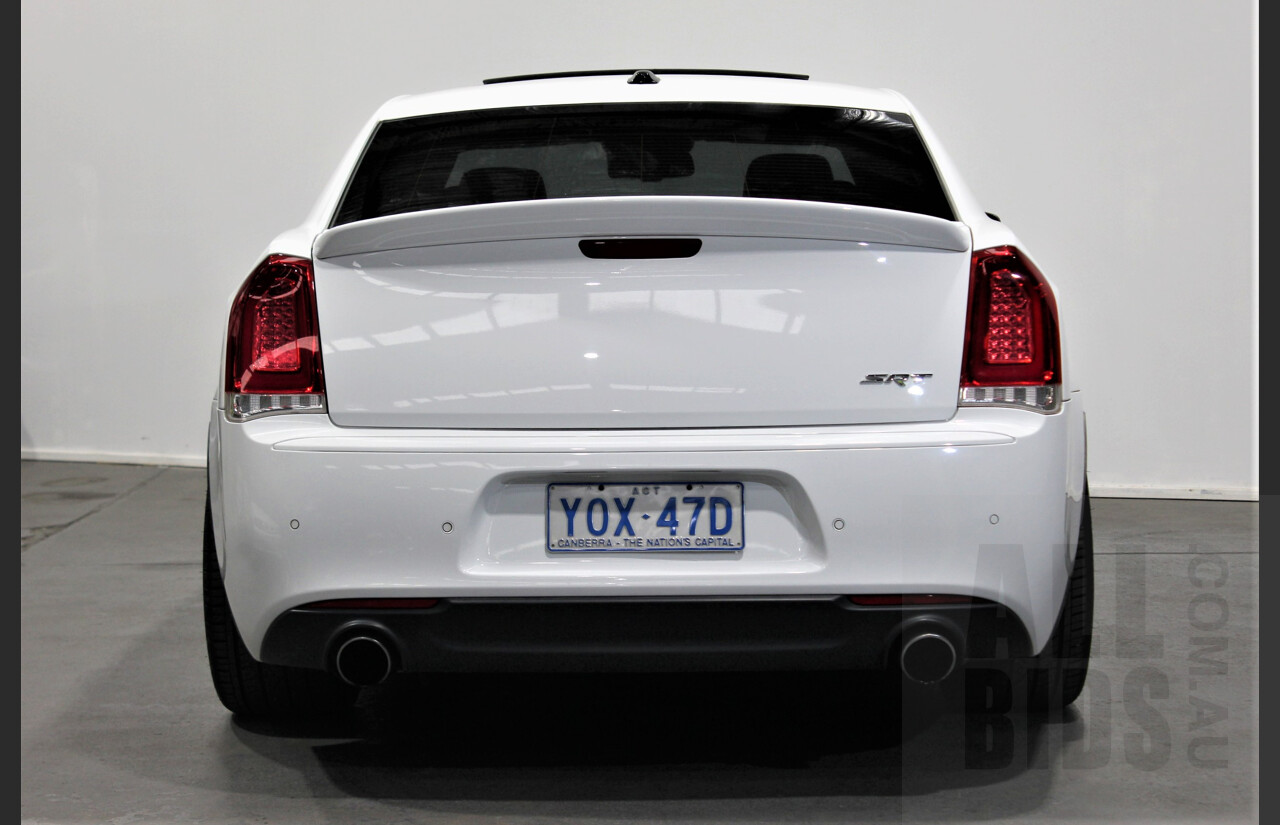 10/2015 Chrysler 300 SRT8 MY15 4d Sedan White 6.4L V8