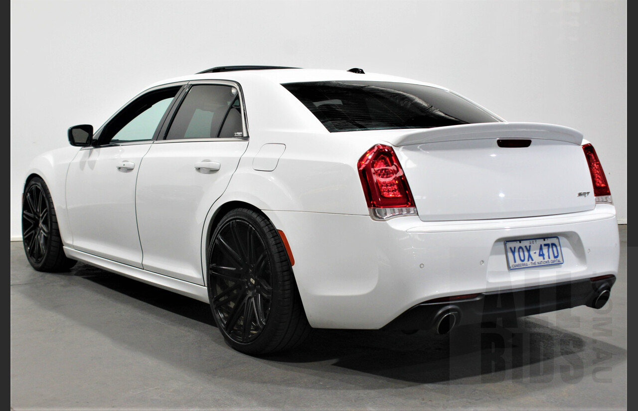 10/2015 Chrysler 300 SRT8 MY15 4d Sedan White 6.4L V8