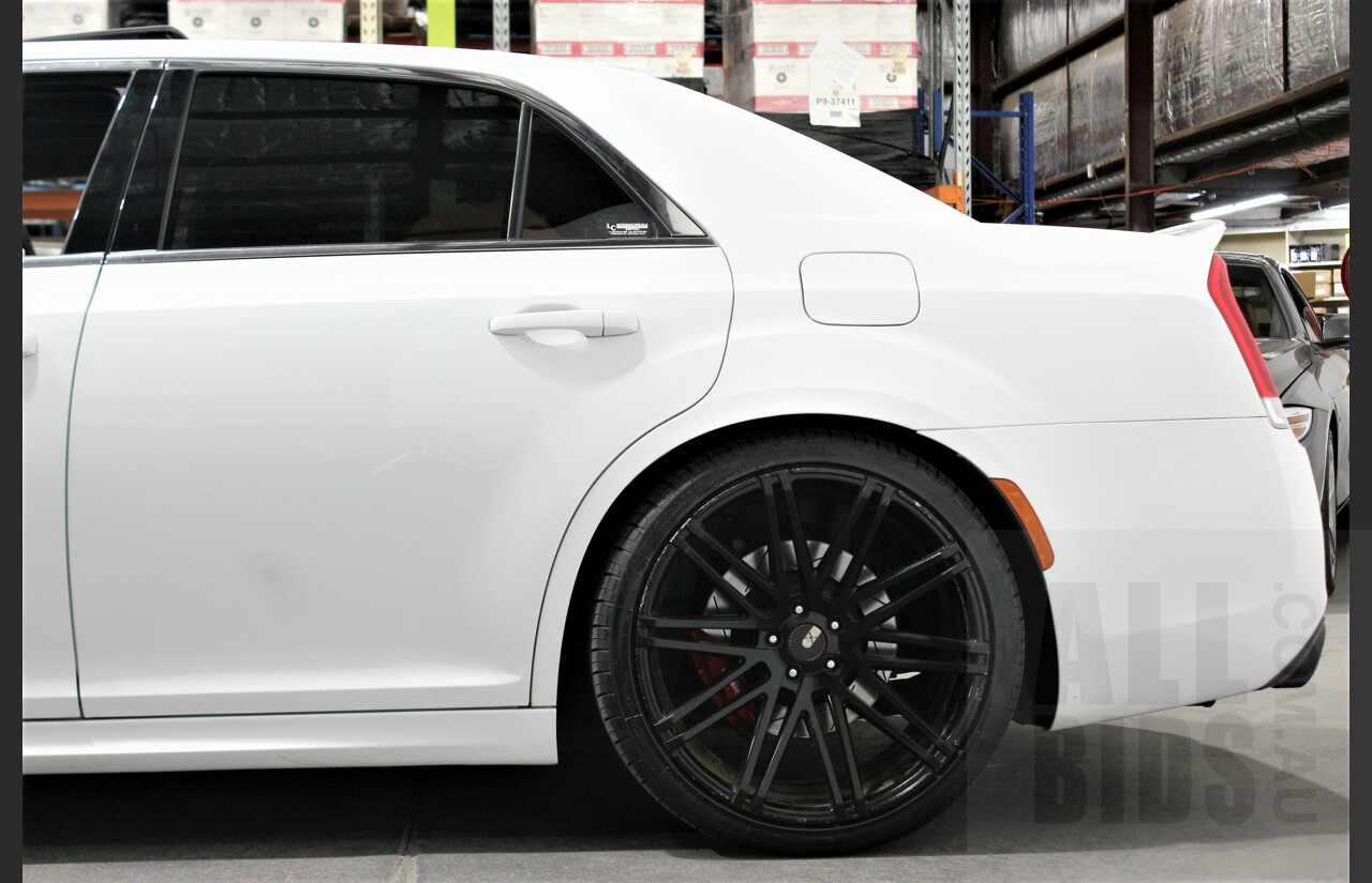 10/2015 Chrysler 300 SRT8 MY15 4d Sedan White 6.4L V8