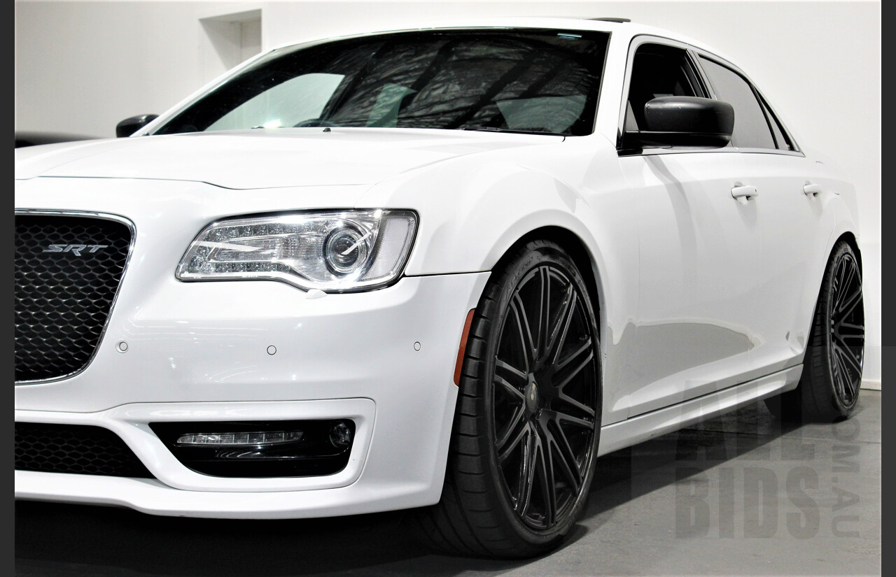 10/2015 Chrysler 300 SRT8 MY15 4d Sedan White 6.4L V8