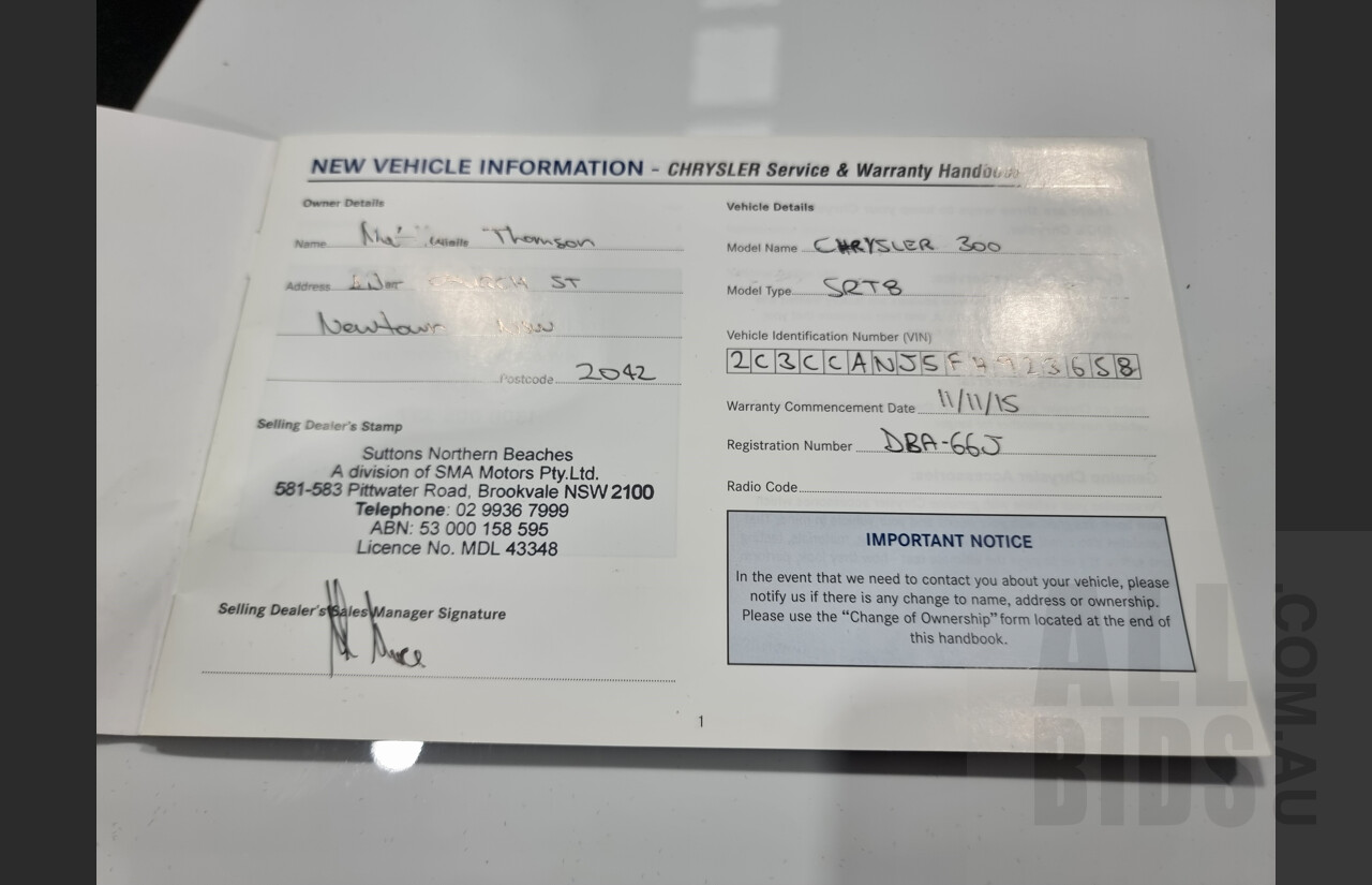 10/2015 Chrysler 300 SRT8 MY15 4d Sedan White 6.4L V8