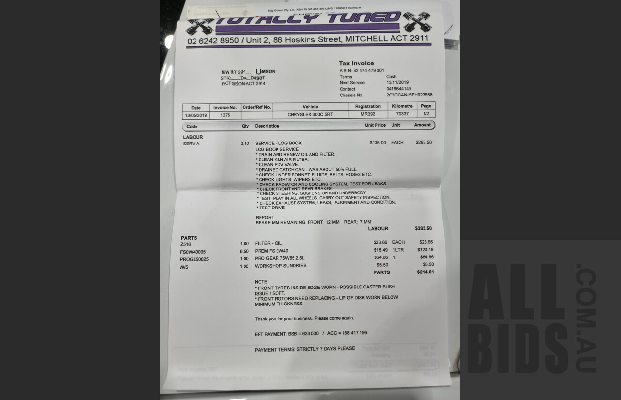 10/2015 Chrysler 300 SRT8 MY15 4d Sedan White 6.4L V8