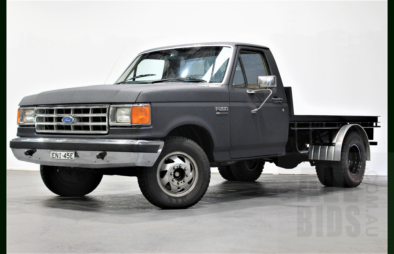 10/1988 Ford F250 XL Dually 2d Utility Black 4.9L V8