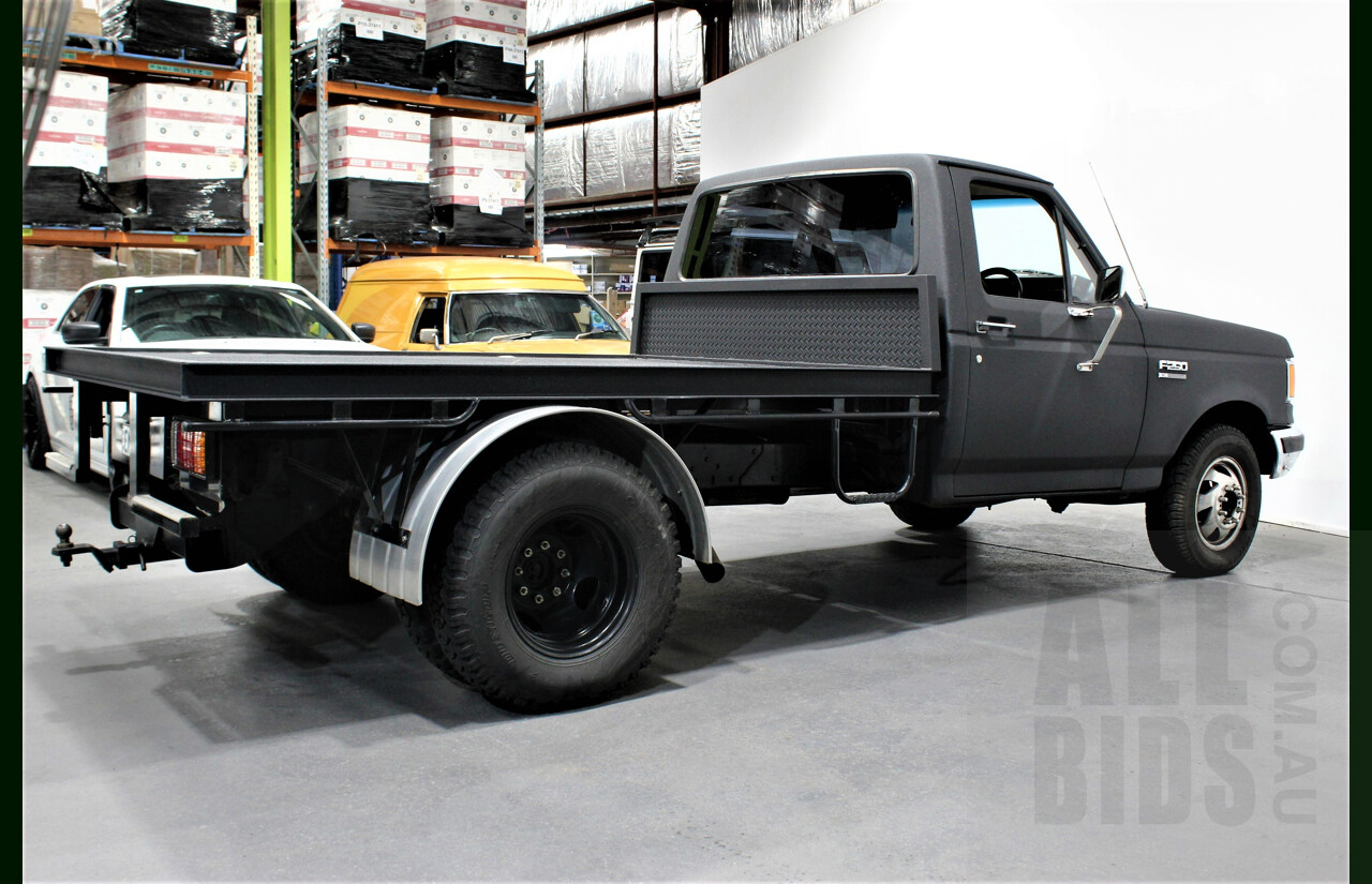 10/1988 Ford F250 XL Dually 2d Utility Black 4.9L V8