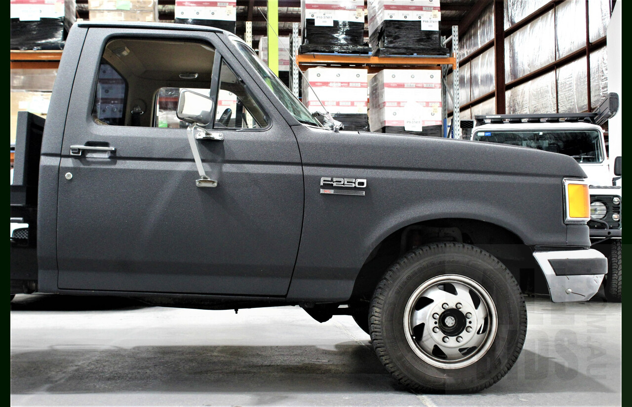 10/1988 Ford F250 XL Dually 2d Utility Black 4.9L V8