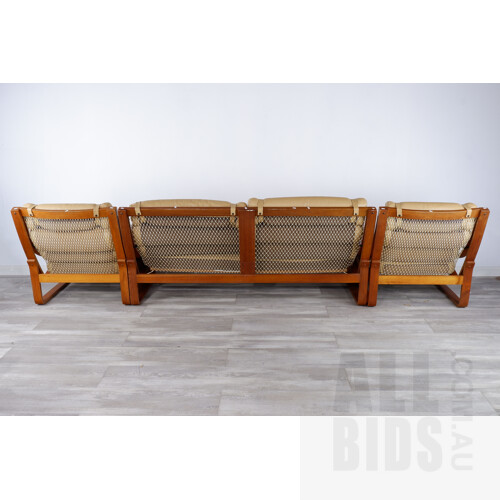 Good Vintage Tessa T4 Lounge with Beige Leather Upholstery and Two Matching Armchairs, Designed by Fred Lowen