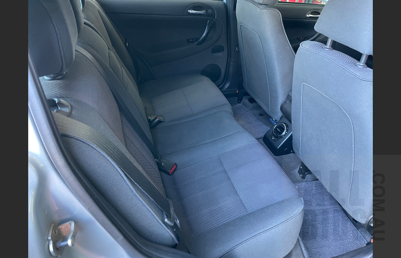 5/2004 Alfa Romeo 147 2.0 TWIN Spark  5d Hatchback Silver  2.0L