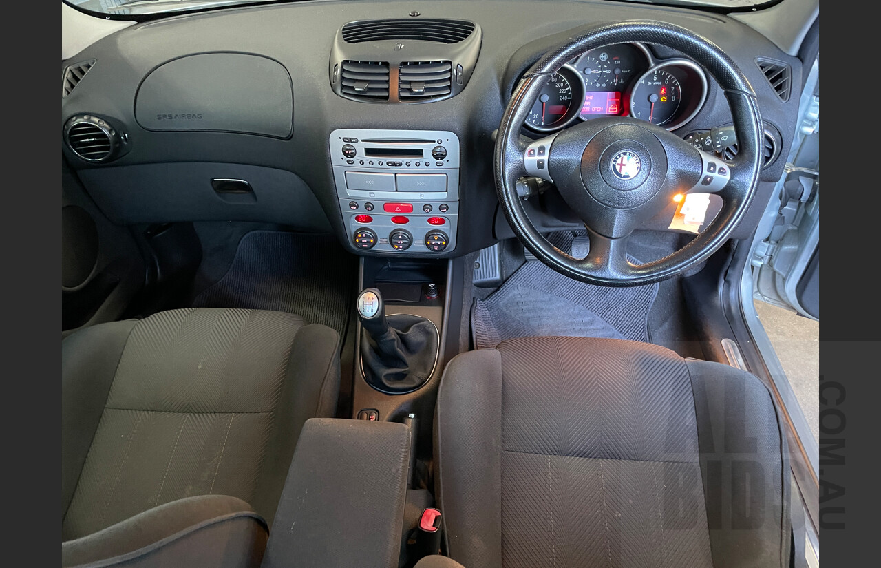 5/2004 Alfa Romeo 147 2.0 TWIN Spark  5d Hatchback Silver  2.0L
