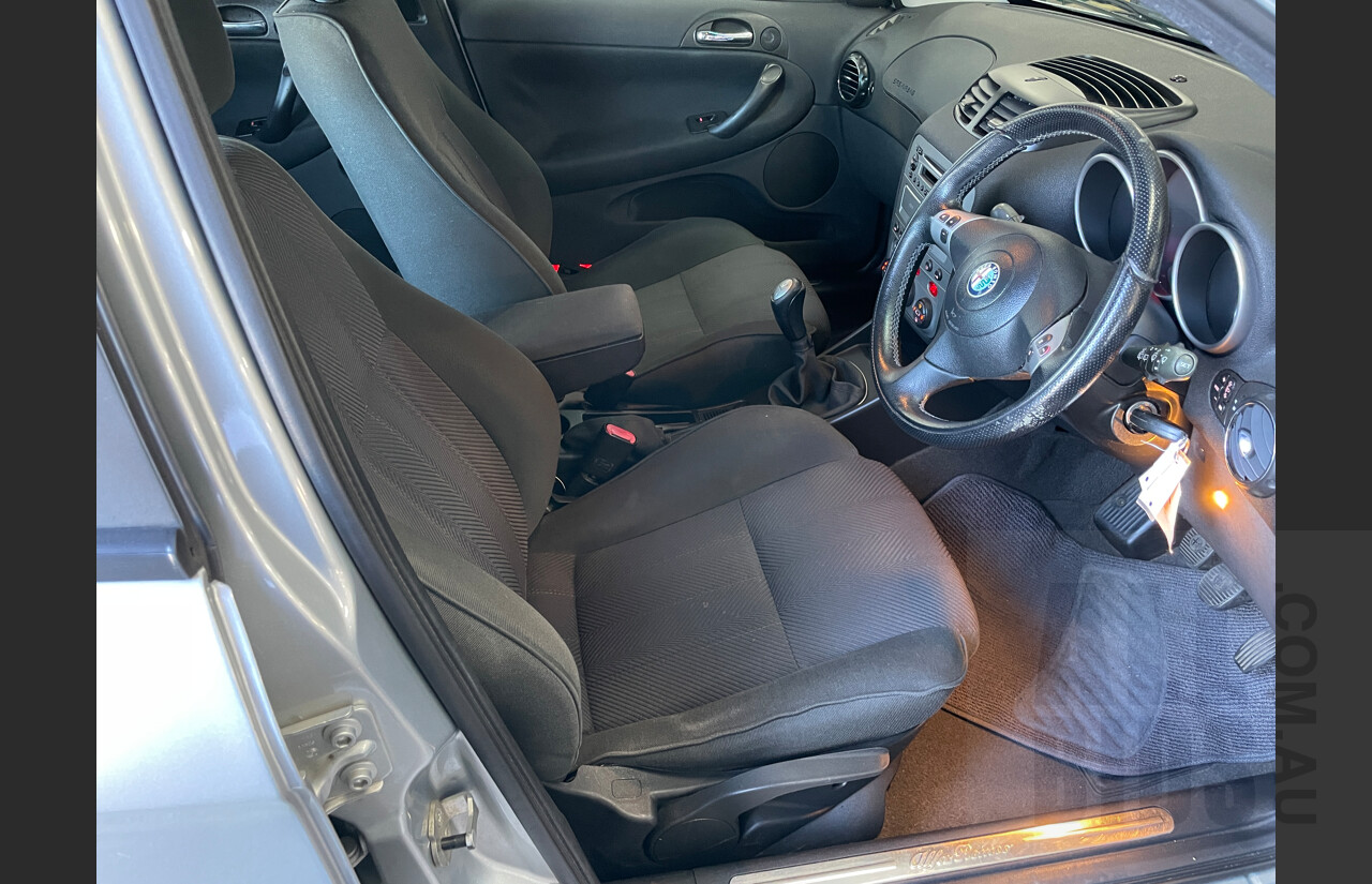 5/2004 Alfa Romeo 147 2.0 TWIN Spark  5d Hatchback Silver  2.0L