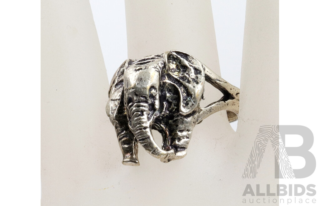 Silver Ring with Two Elephants, Size O 1/2, 5.94 Grams