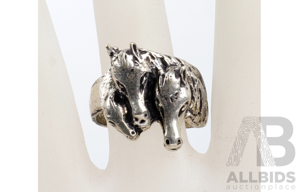 Silver Ring with Three Horses, Size M, 5.09 Grams
