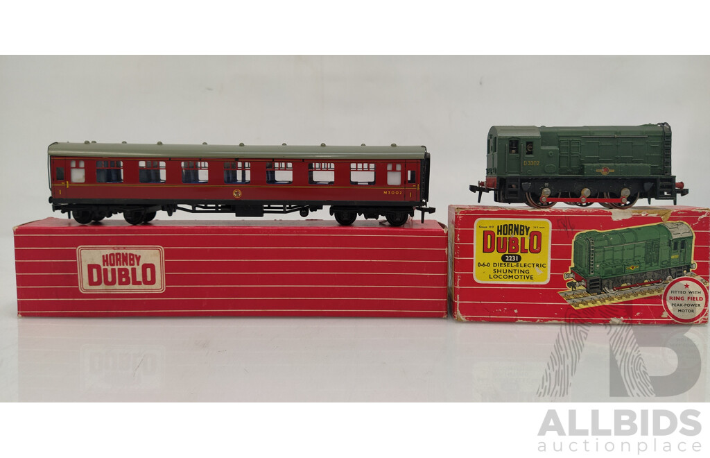 Hornby Dublo Locomotive and Carriage - Lot of 2