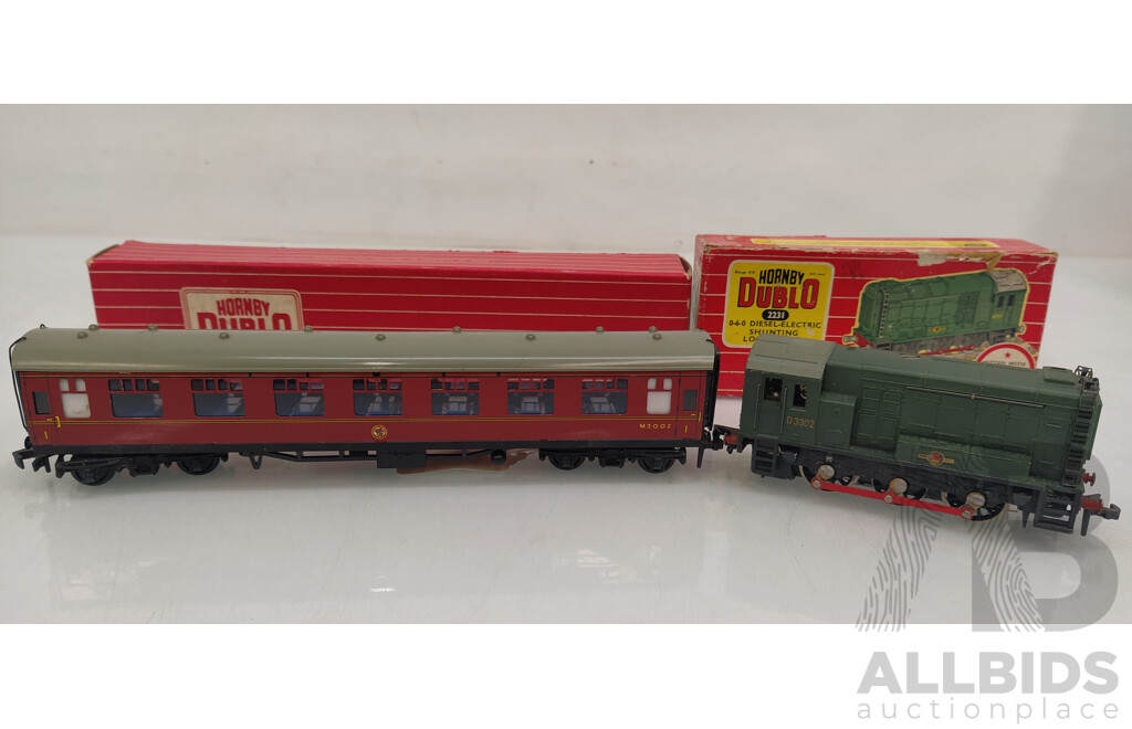 Hornby Dublo Locomotive and Carriage - Lot of 2