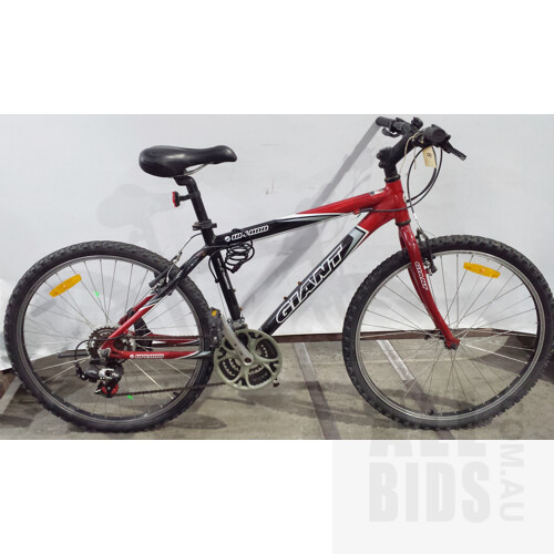 Giant Upland 17 Inch Mountain Bike