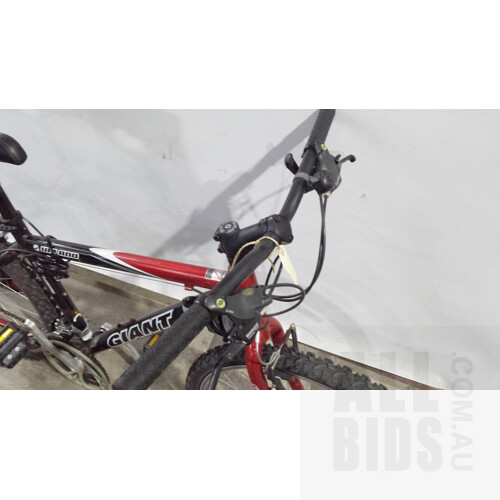 Giant Upland 17 Inch Mountain Bike