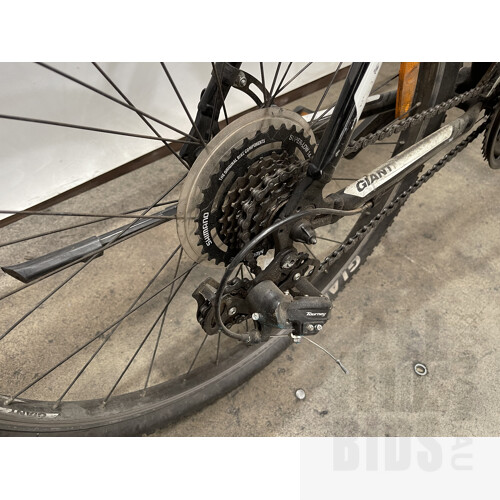 Giant Aluxx 6000 21 Speed Mountain Bike