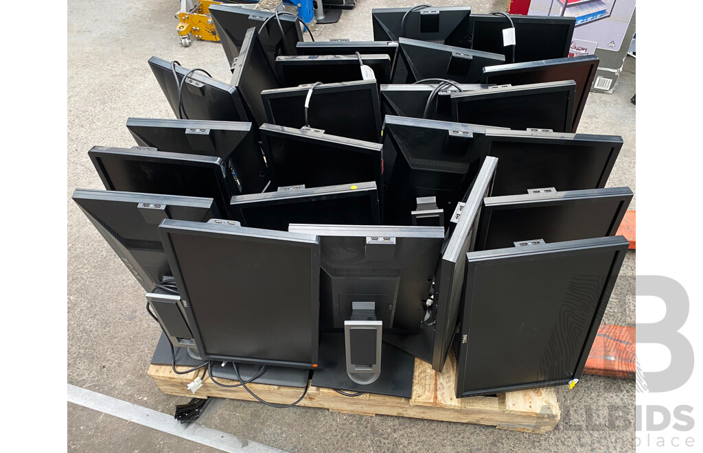 Pallet Lot of Monitors (Dell)