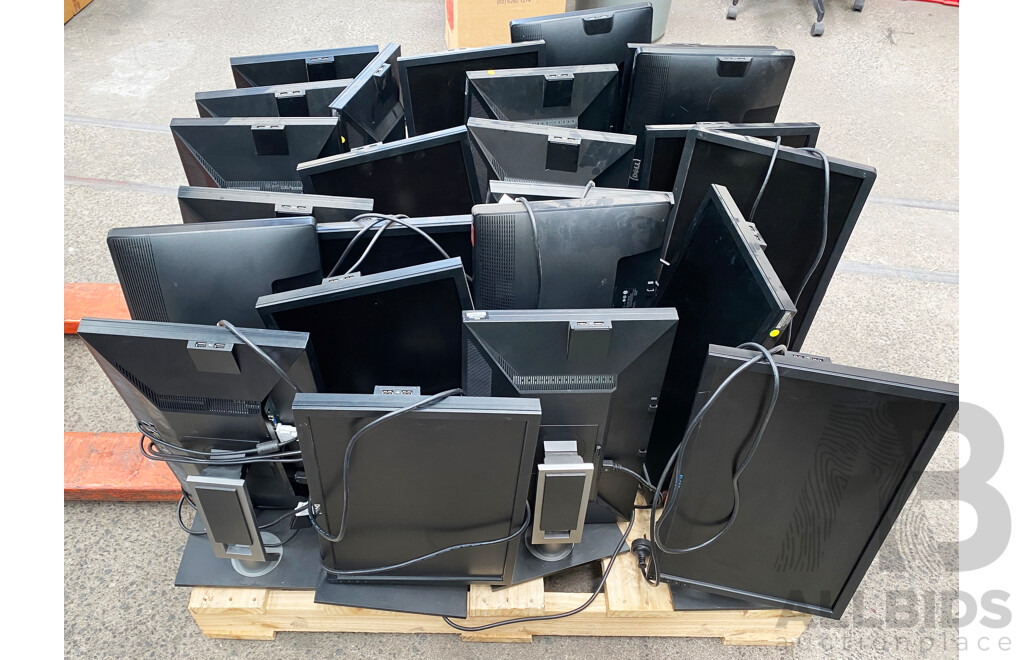 Pallet Lot of Monitors (Dell)