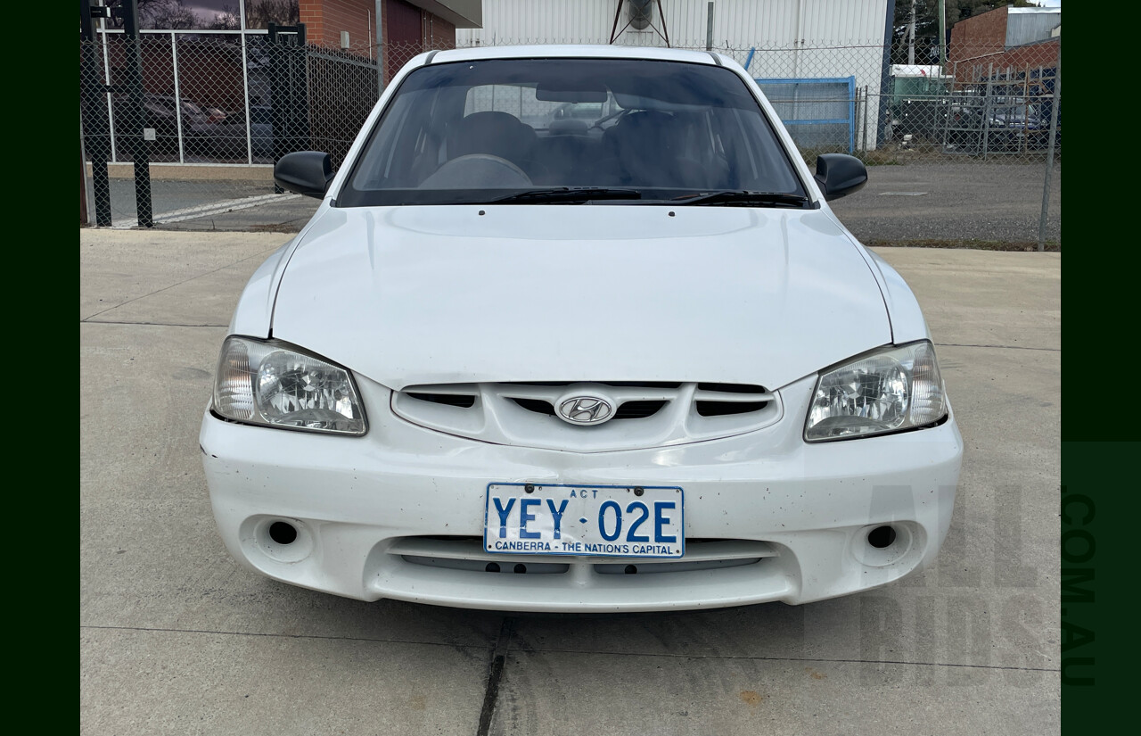 5/2001 Hyundai Accent GL LC 5d Hatchback White 1.5L