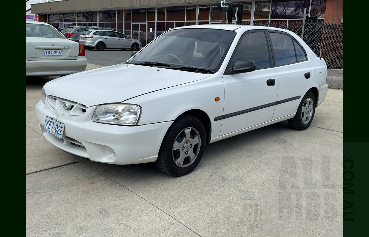 5/2001 Hyundai Accent GL LC 5d Hatchback White 1.5L