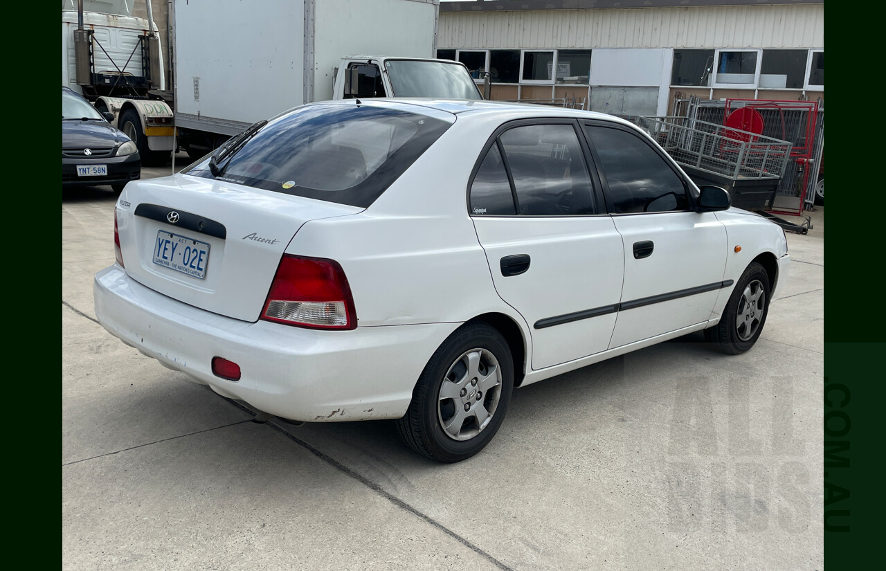 5/2001 Hyundai Accent GL LC 5d Hatchback White 1.5L