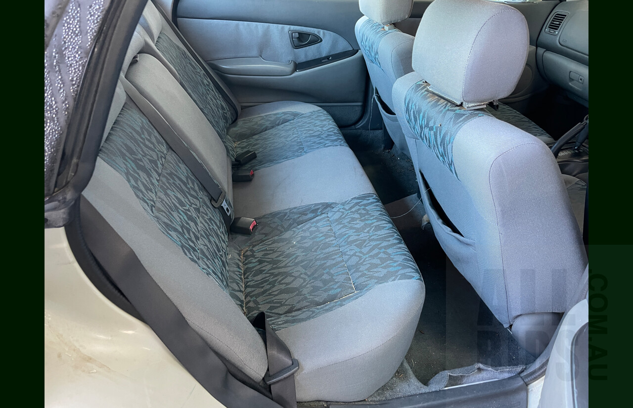 11/2000 Mitsubishi Magna Solara TJ 4d Sedan Beige 3.5L