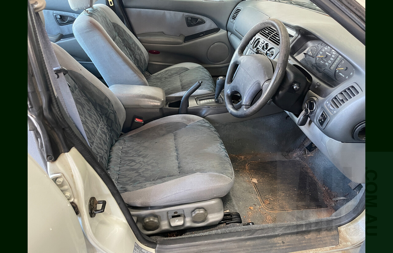 11/2000 Mitsubishi Magna Solara TJ 4d Sedan Beige 3.5L