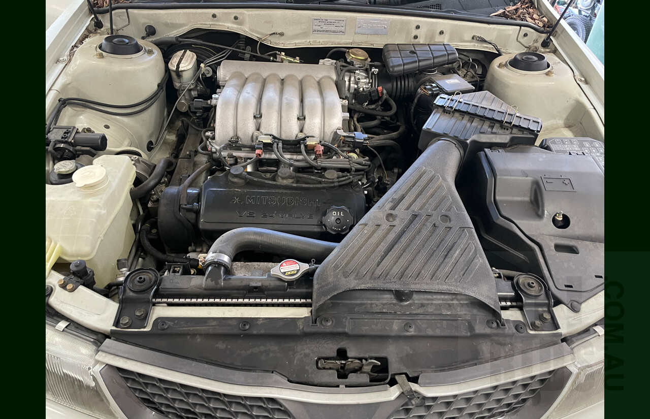 11/2000 Mitsubishi Magna Solara TJ 4d Sedan Beige 3.5L