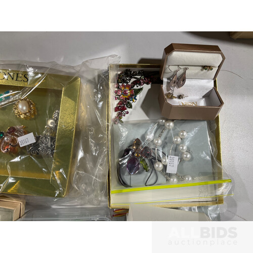 Large Collection of Costume Jewellery Some Still in Boxes, Including Earrings, Rings, Brooches and Necklaces and Brands Such as Pandora, David Jones and More