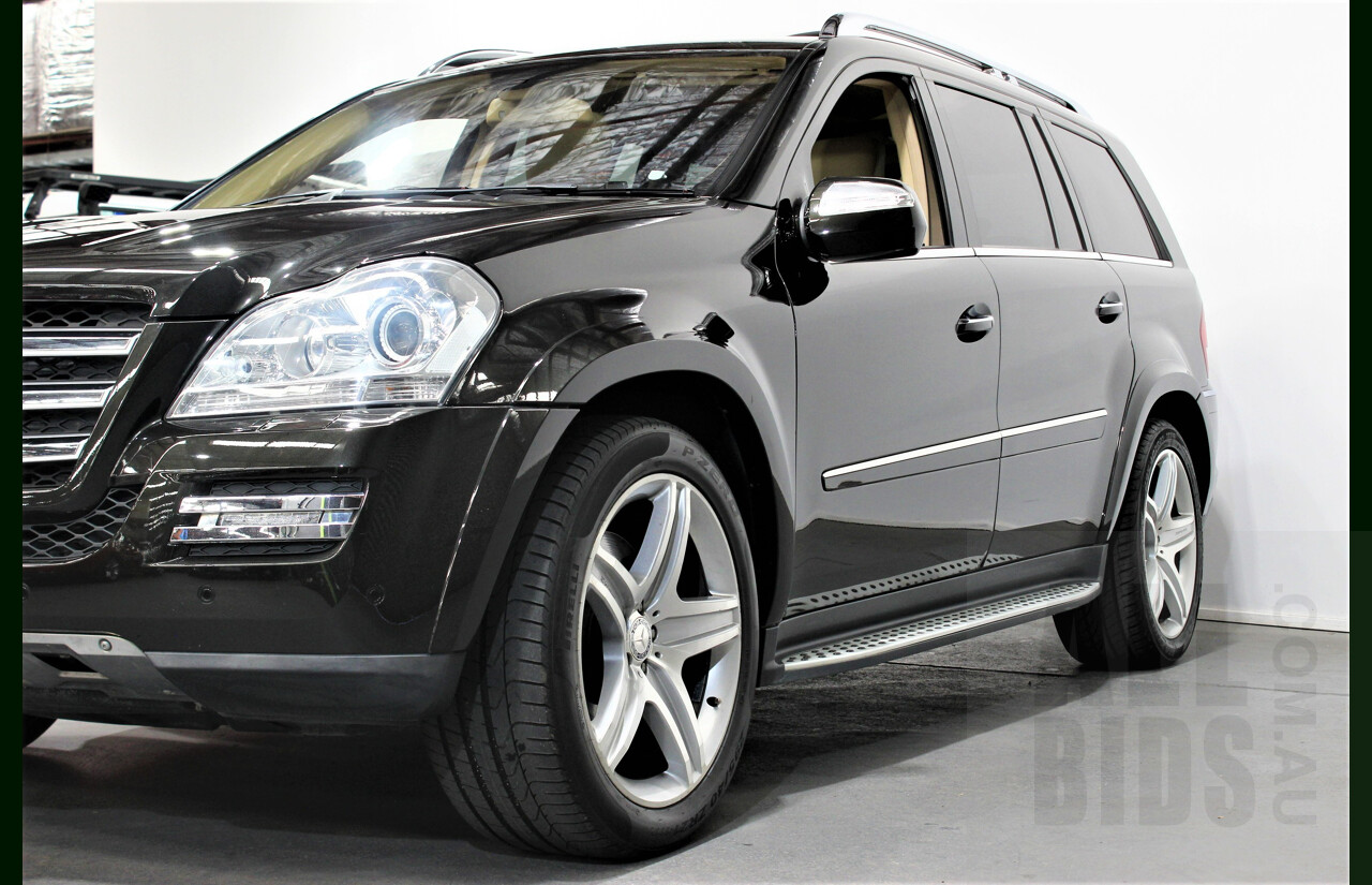 9/2009 Mercedes-Benz GL500 164 4d Wagon Metallic Black 5.5L V8 - 7 Seater