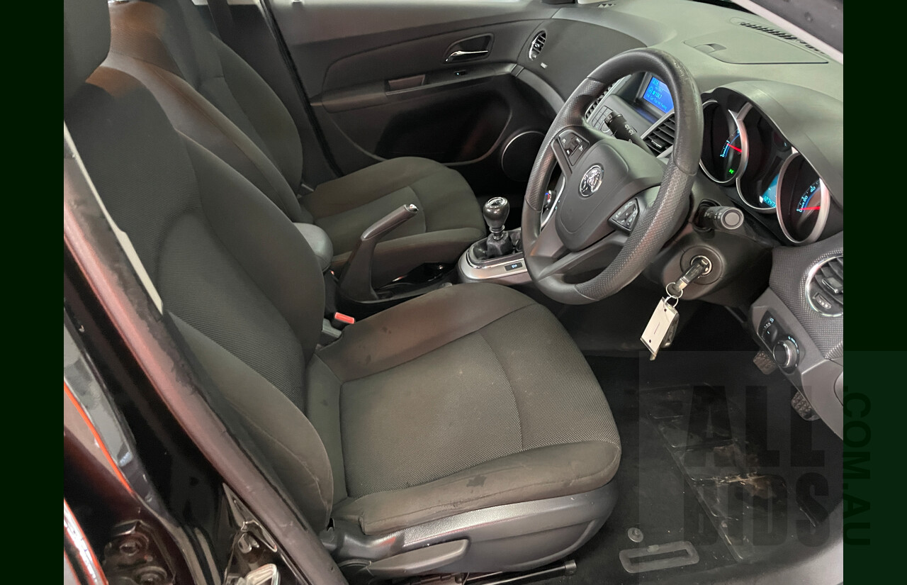 2/2013 Holden Cruze CD Equipe JH MY13 5d Hatchback Black 1.8L