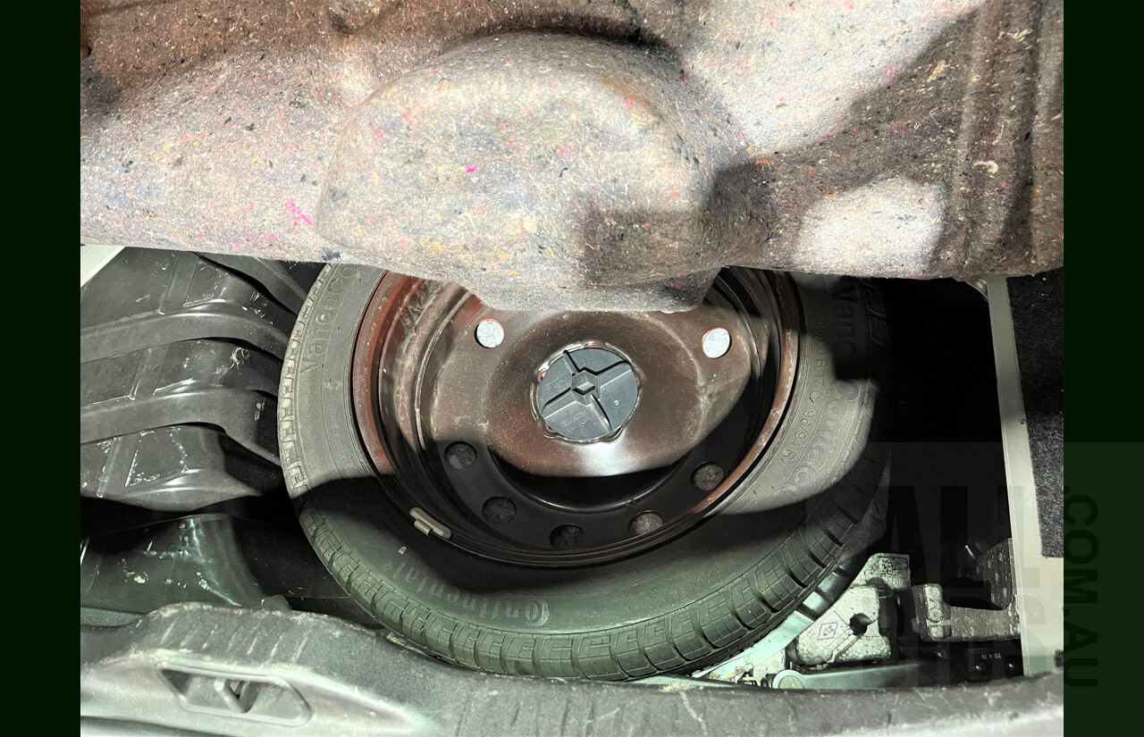 5/2009 Renault Megane Sport X84 MY06 UPGRADE 5d Hatchback Silver 2.0L