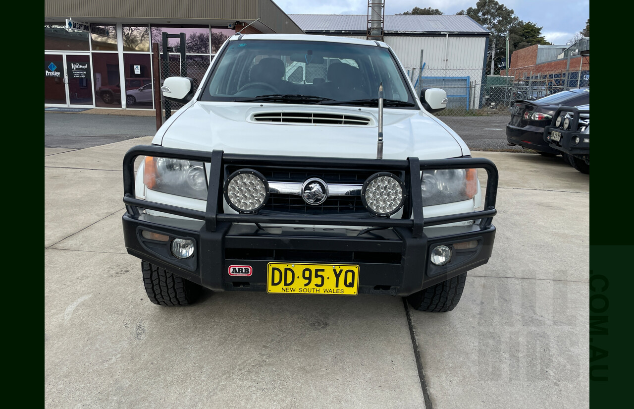 11/2010 Holden Colorado LX (4x4) RC MY10 Crew Cab P/Up White 3.0L