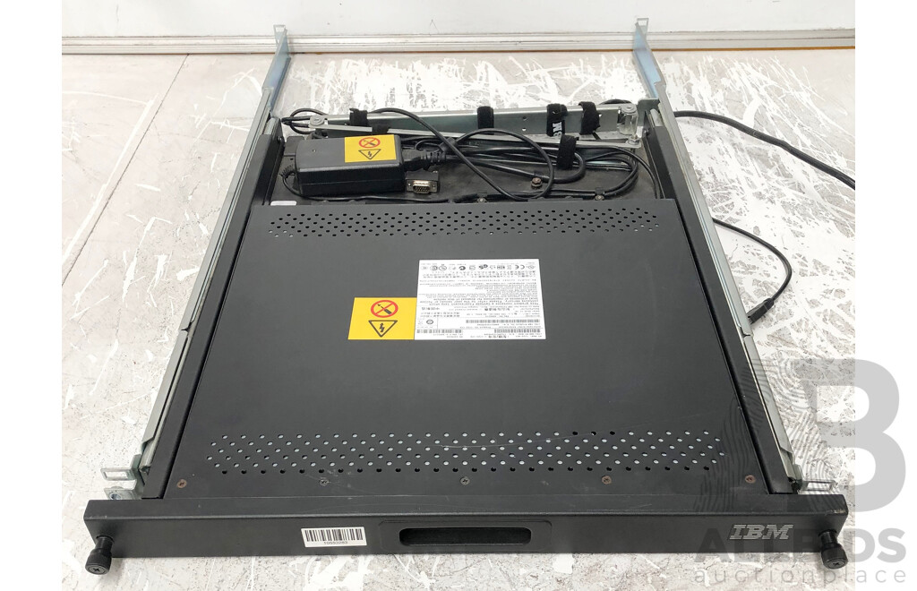 IBM (1723-HC1) 17-Inch KVM Display