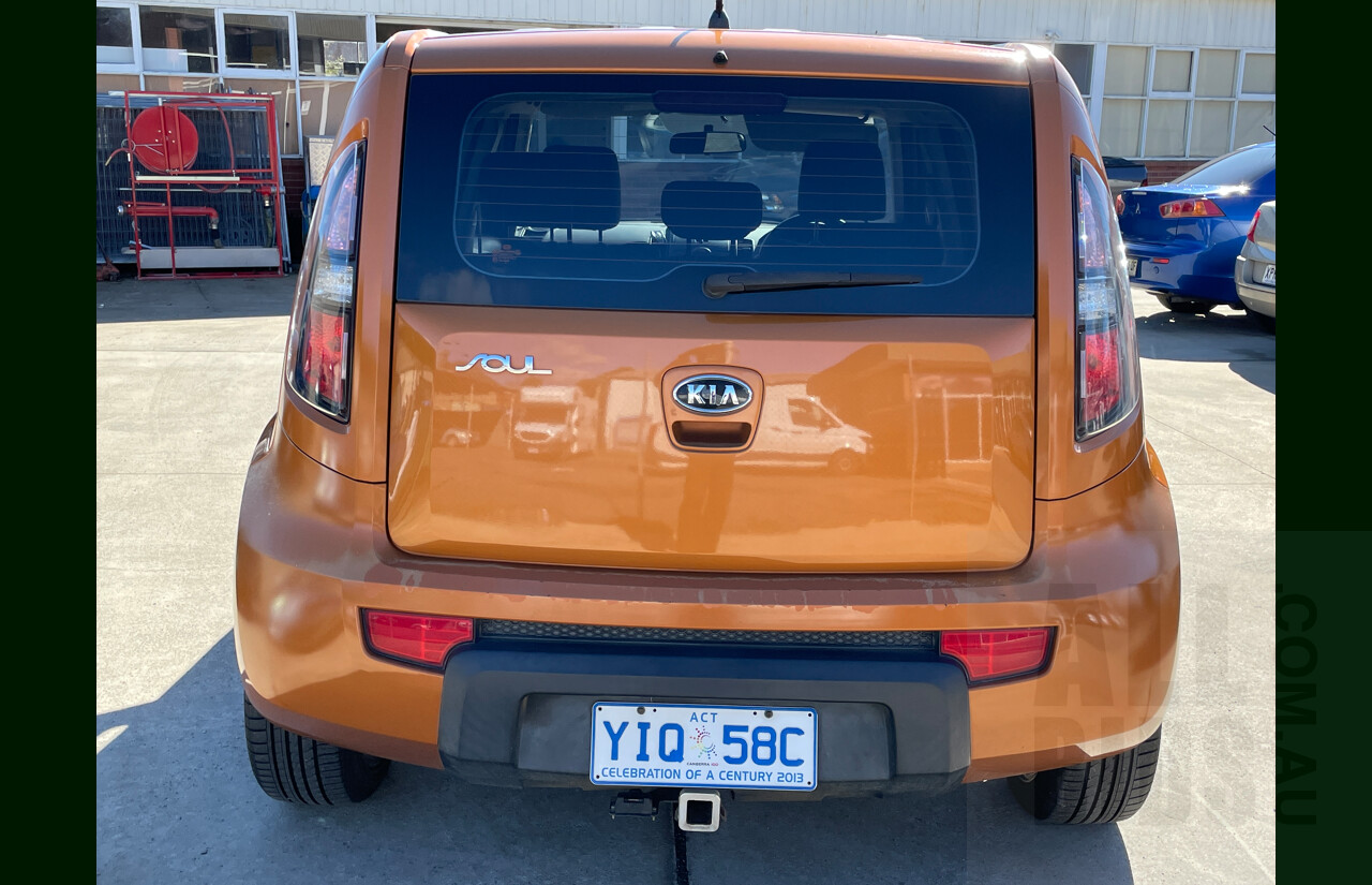 4/2010 Kia Soul  AM 5d Hatchback Orange 1.6L