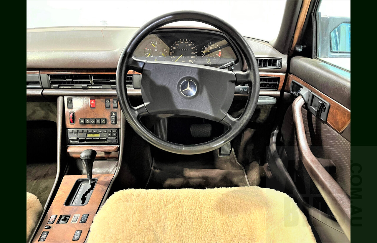 4/1987 Mercedes-Benz 300 SEL W126 4d Sedan Beige 3.0L