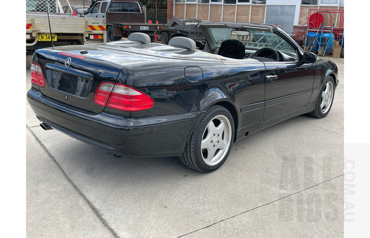 8/2002 Mercedes-Benz CLK320 Elegance 2d Cabriolet Black 3.2L