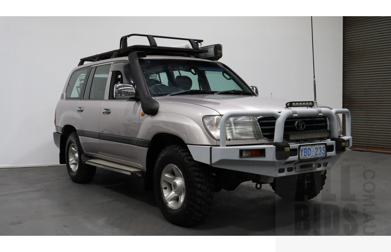 6/2000 Toyota Landcruiser GXL (4x4) FZJ105R 4d Wagon Silver 4.5L