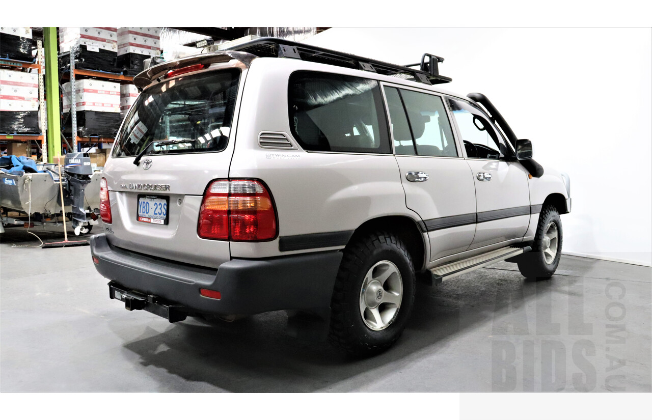 6/2000 Toyota Landcruiser GXL (4x4) FZJ105R 4d Wagon Silver 4.5L