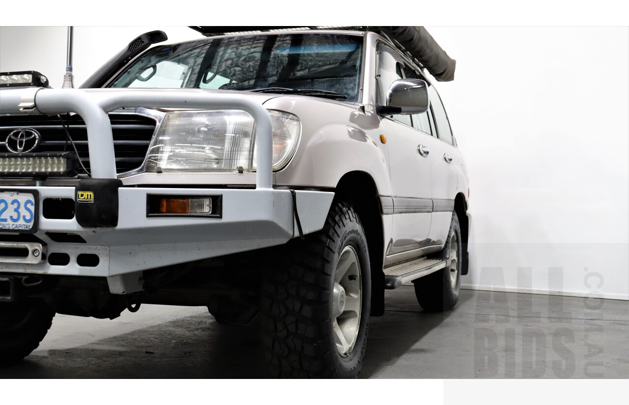6/2000 Toyota Landcruiser GXL (4x4) FZJ105R 4d Wagon Silver 4.5L