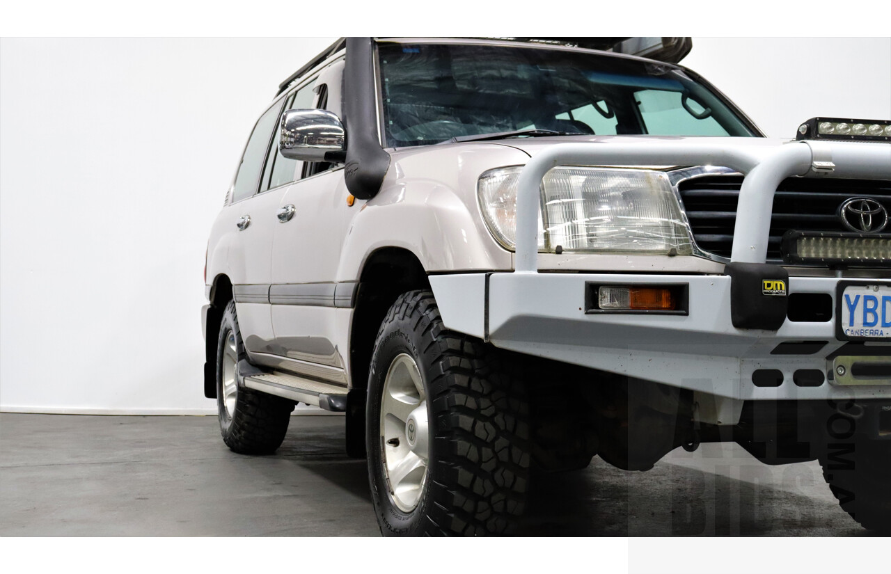 6/2000 Toyota Landcruiser GXL (4x4) FZJ105R 4d Wagon Silver 4.5L