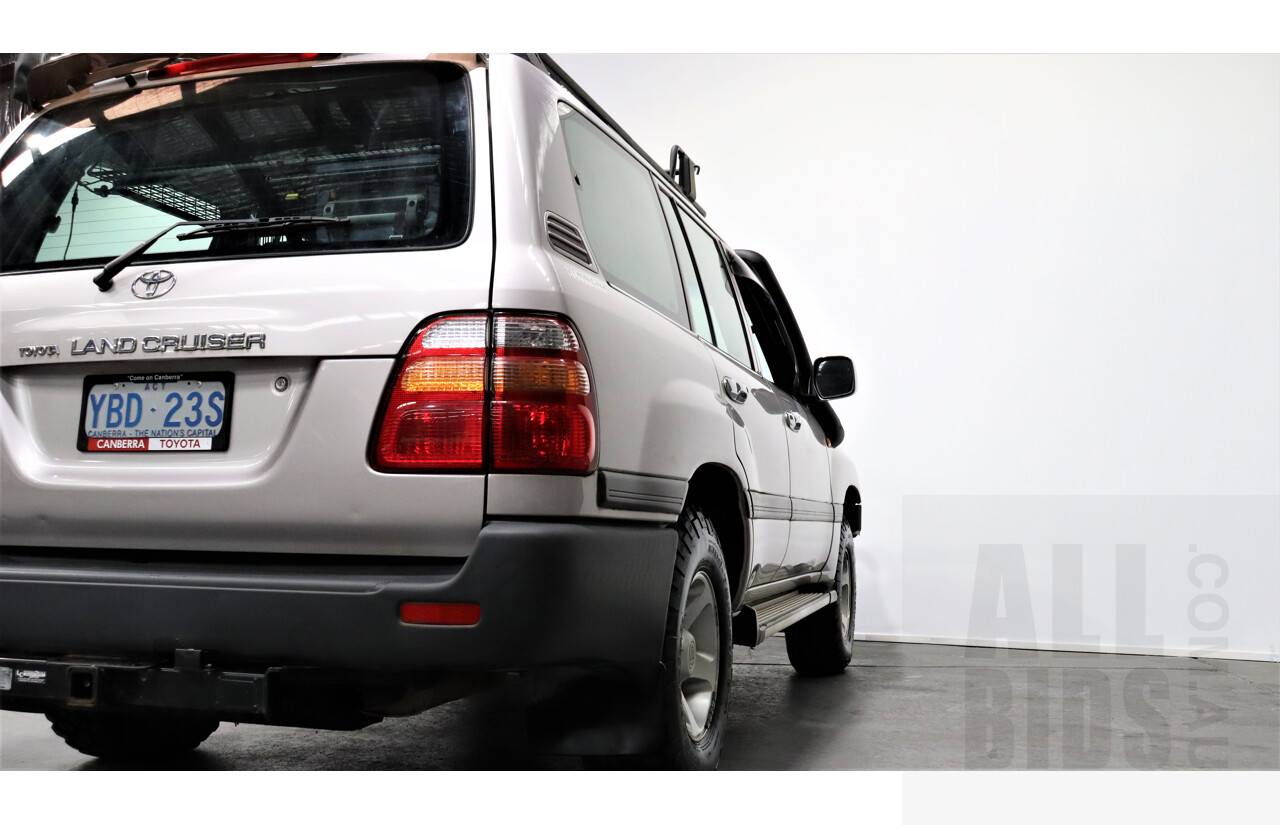 6/2000 Toyota Landcruiser GXL (4x4) FZJ105R 4d Wagon Silver 4.5L