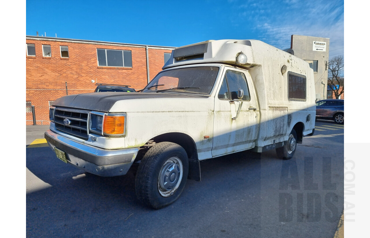 2/1992 Ford F250 C/Cab Ex-Ambulance White 5.8L V8 VIN: 6FPAAAAH2JNR47485 REG: XNT385