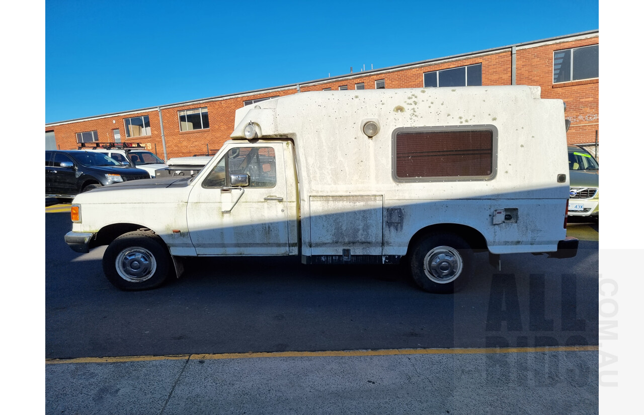 2/1992 Ford F250 C/Cab Ex-Ambulance White 5.8L V8 VIN: 6FPAAAAH2JNR47485 REG: XNT385