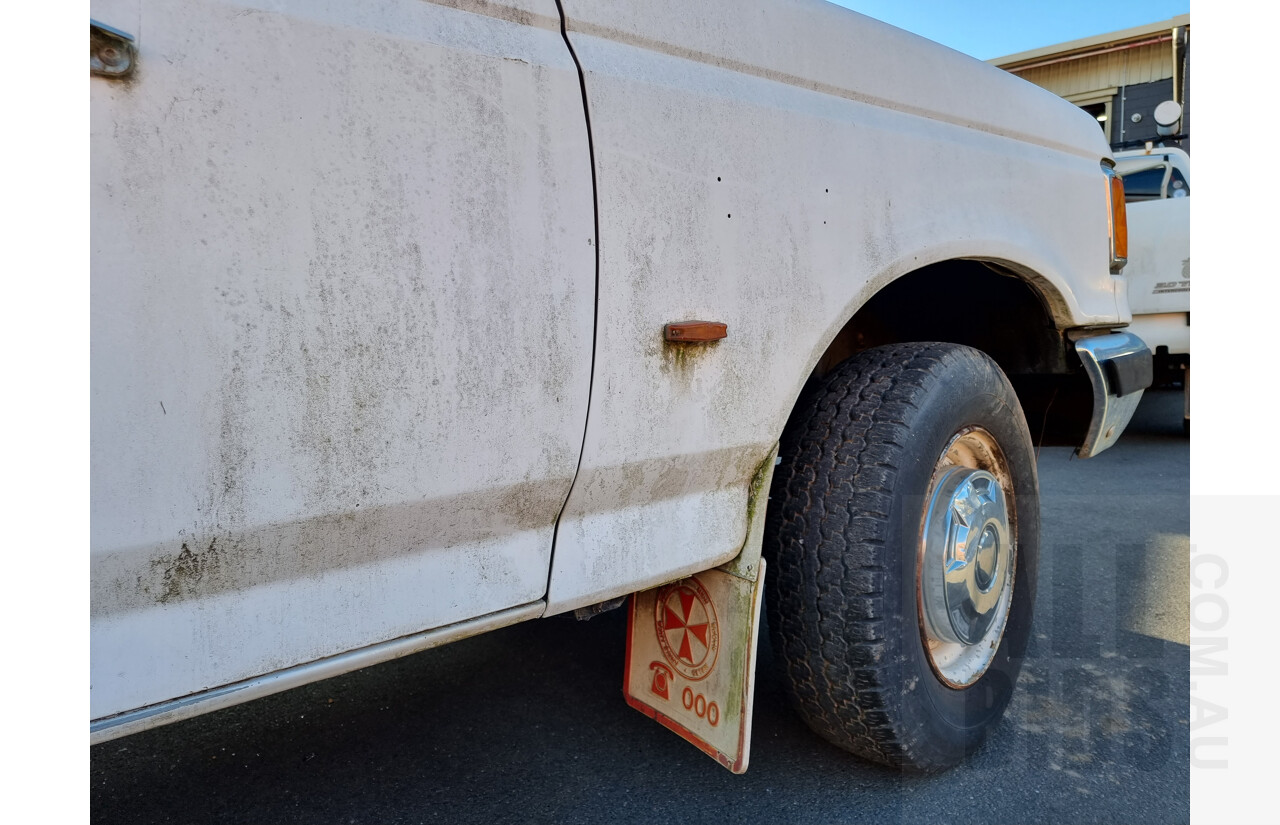 2/1992 Ford F250 C/Cab Ex-Ambulance White 5.8L V8 VIN: 6FPAAAAH2JNR47485 REG: XNT385