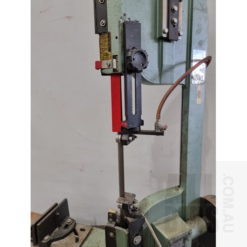 Herless RF712 Metal Cutting Bandsaw
