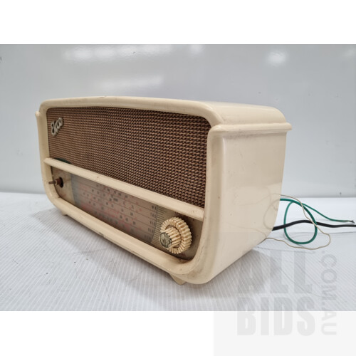 Vintage Collectables - Radio, Digital Clock/Radio, Camera and Camera Flash
