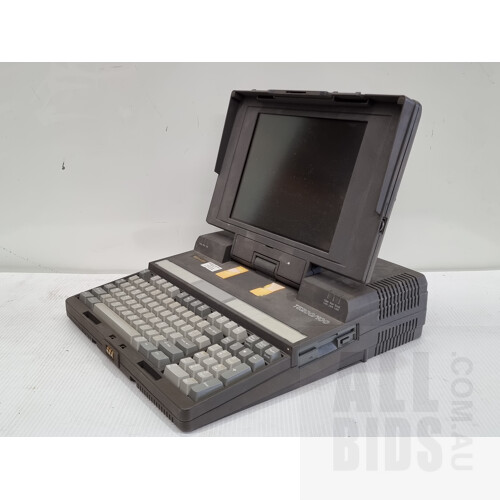 Vintage Toshiba T5200/100 Portable Computer