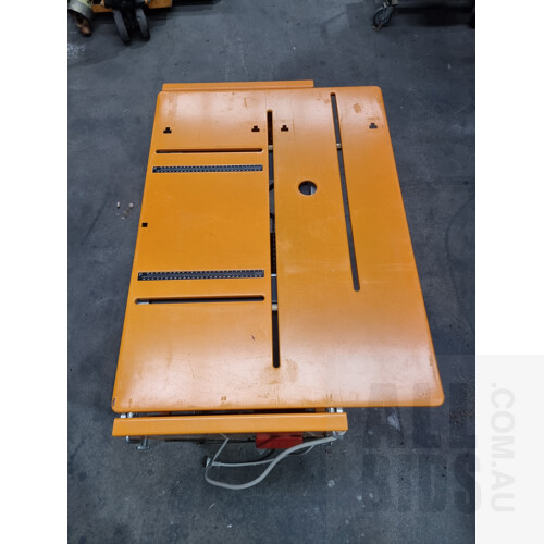 Triton Mk3 Work Bench With Hitachi 235mm Circular Saw